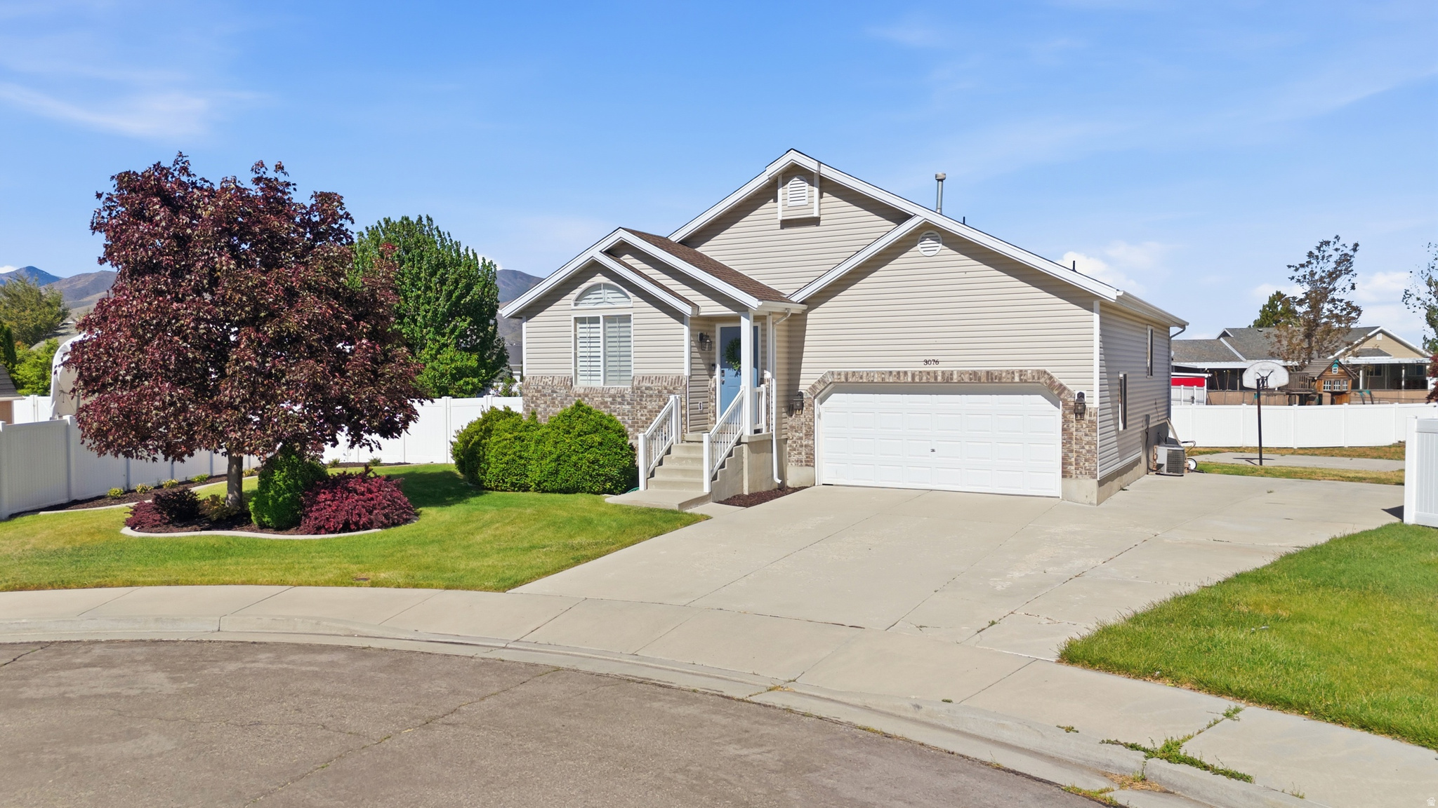 MEADOWS - Residential