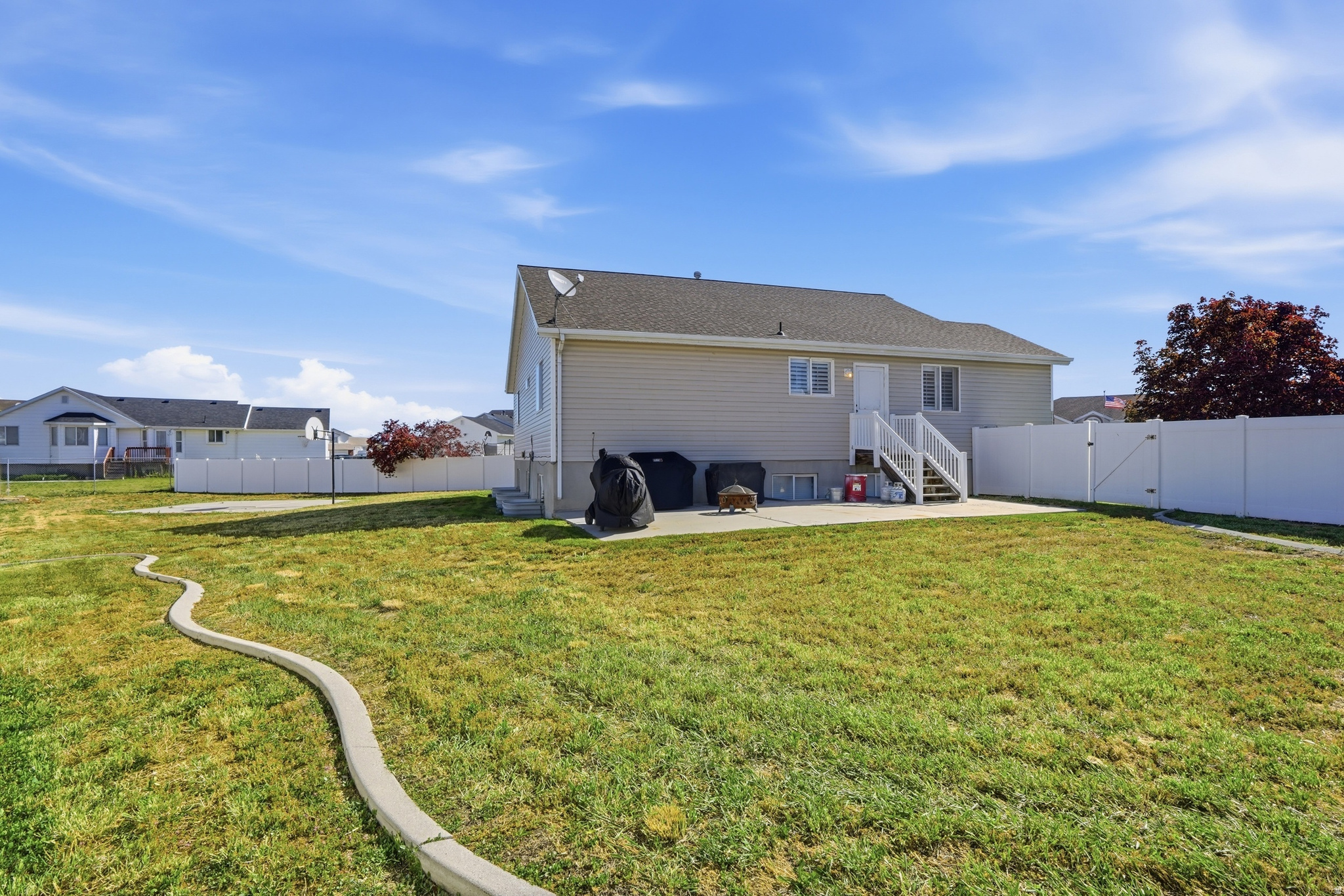 MEADOWS - Residential