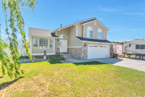 Photo of 12509 S ELM MEADOW RD W, Riverton, UT 84065 (MLS # 2156188)