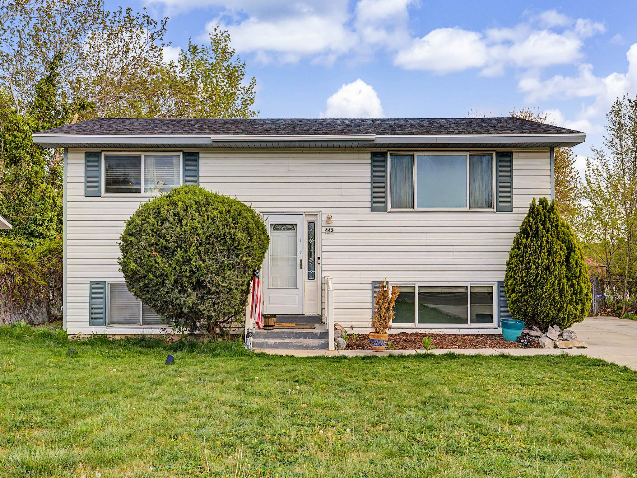 SHALIMAR ACRES - Residential