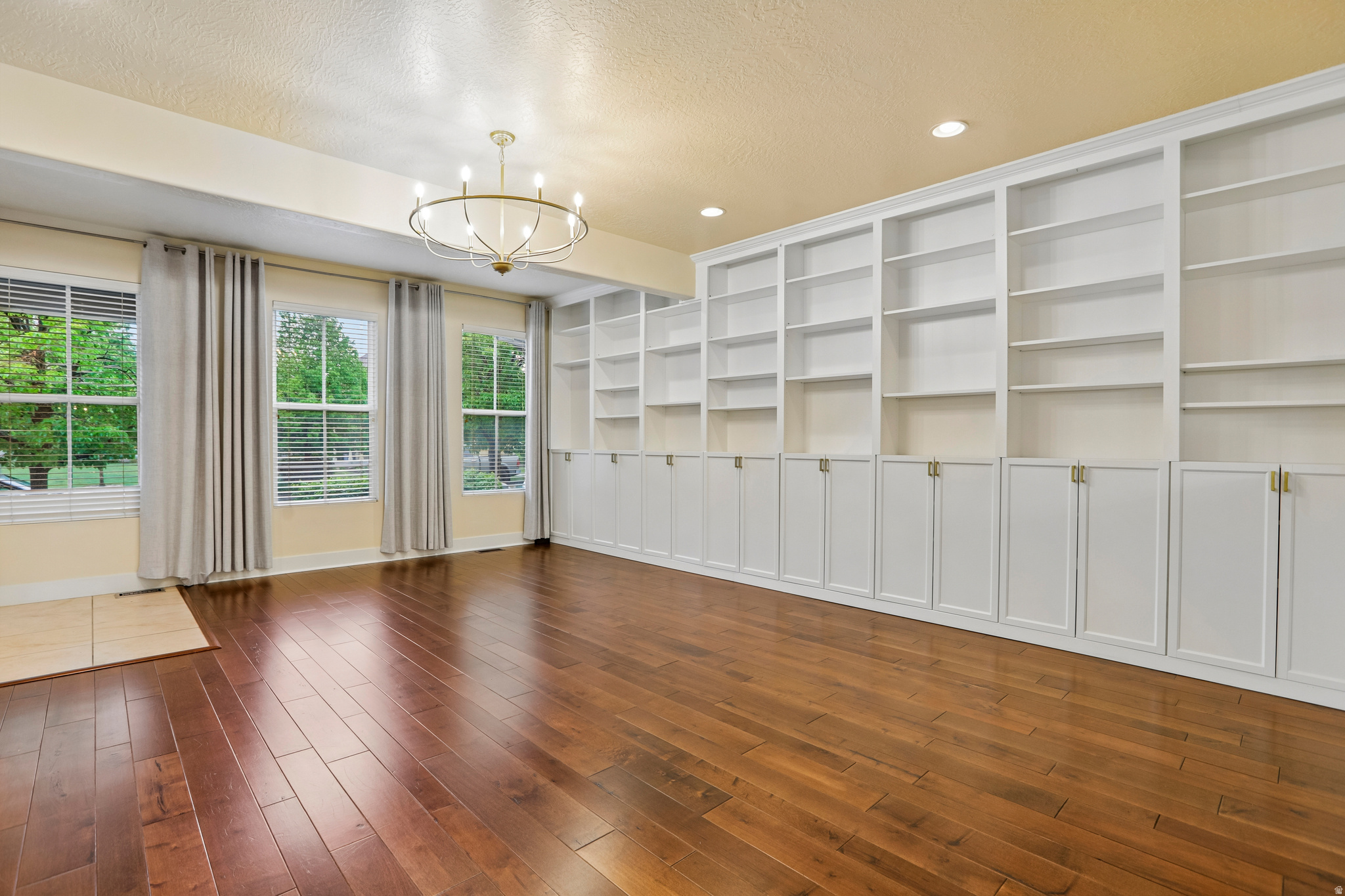 DAYBREAK - Residential