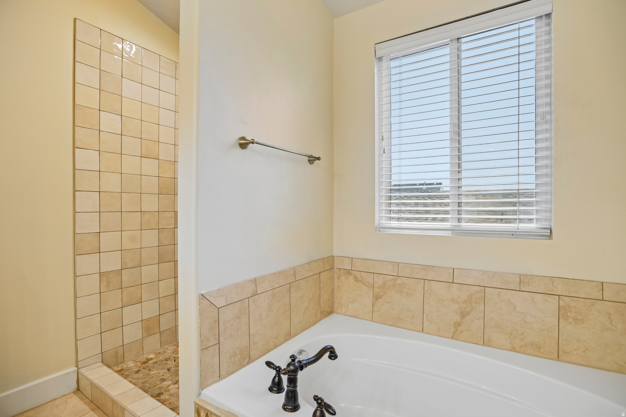 DAYBREAK - Residential