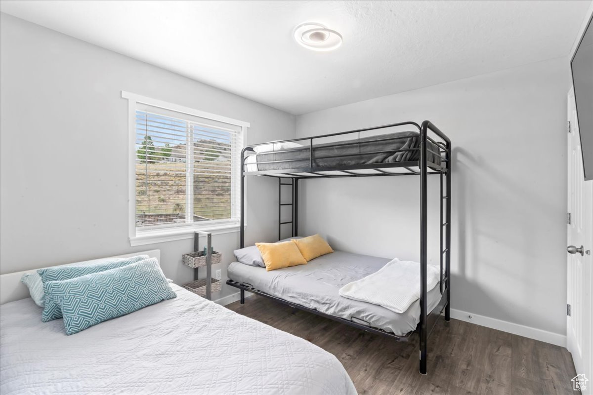 FREEMONT SPRINGS - Residential