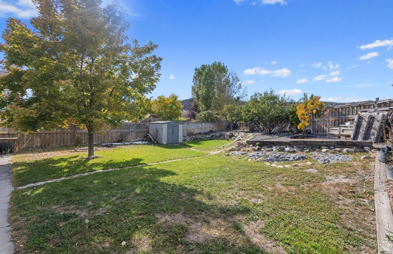 FREEMONT SPRINGS - Residential