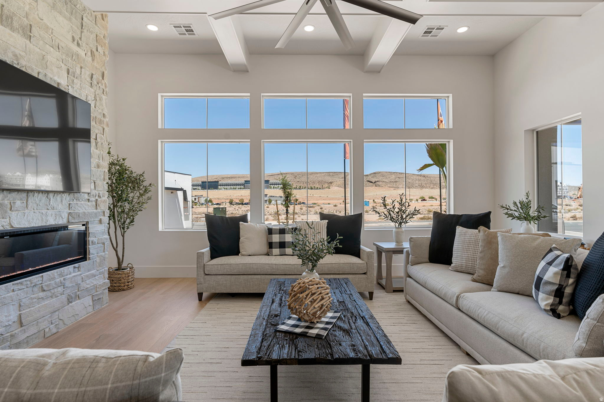 DESERT COLOR RESORT - Residential