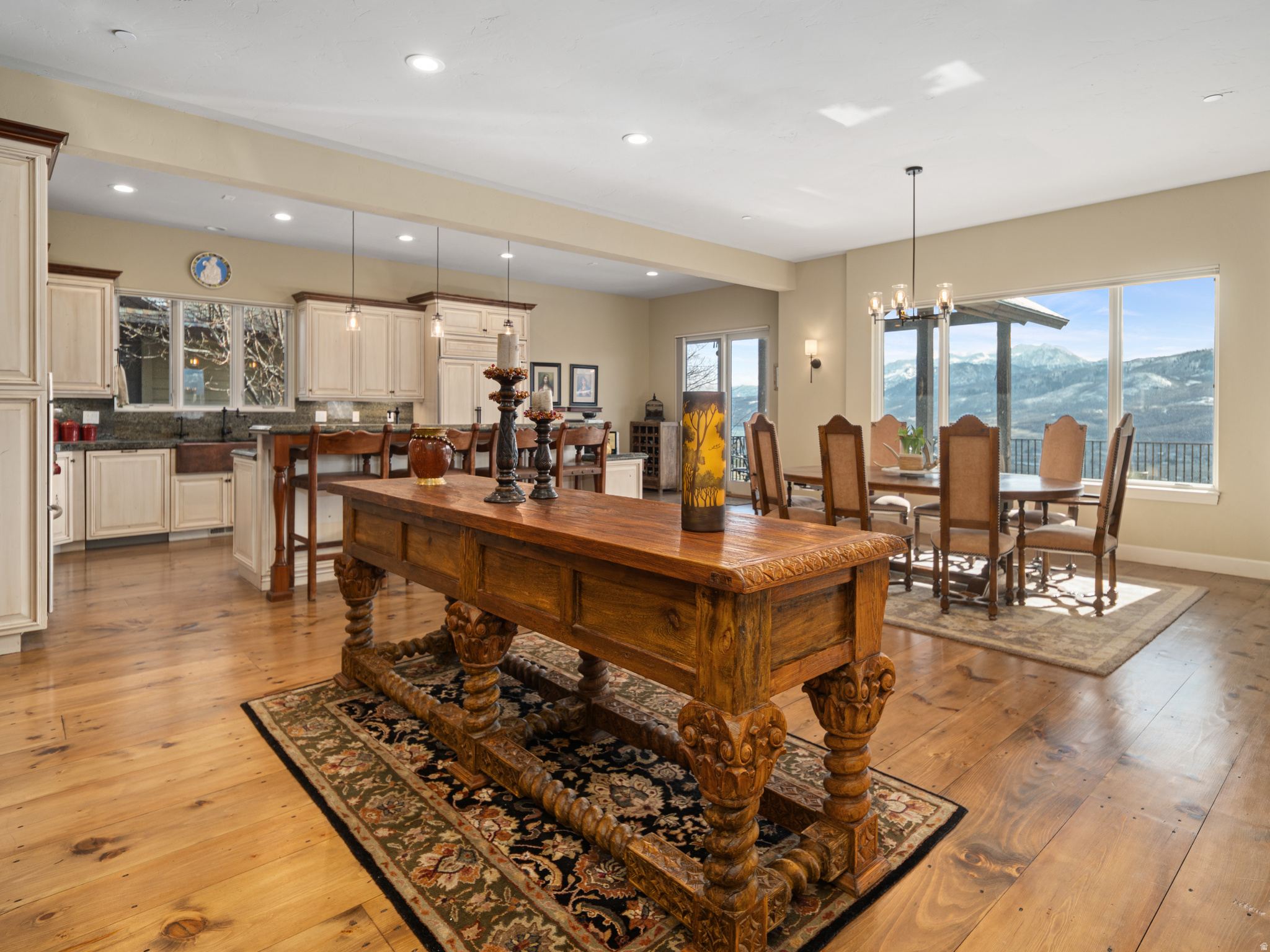 TRAPPERS RIDGE - Residential