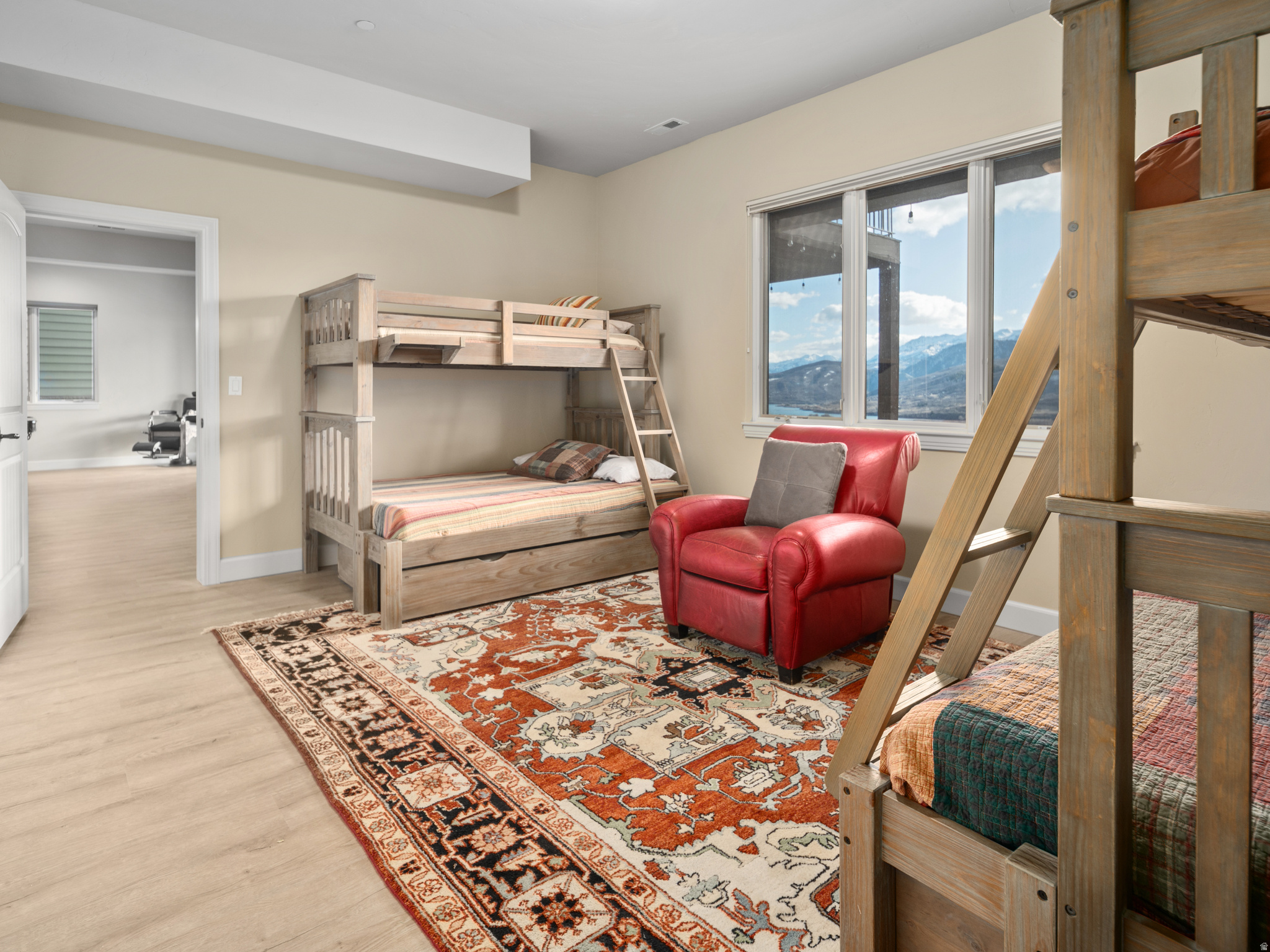 TRAPPERS RIDGE - Residential