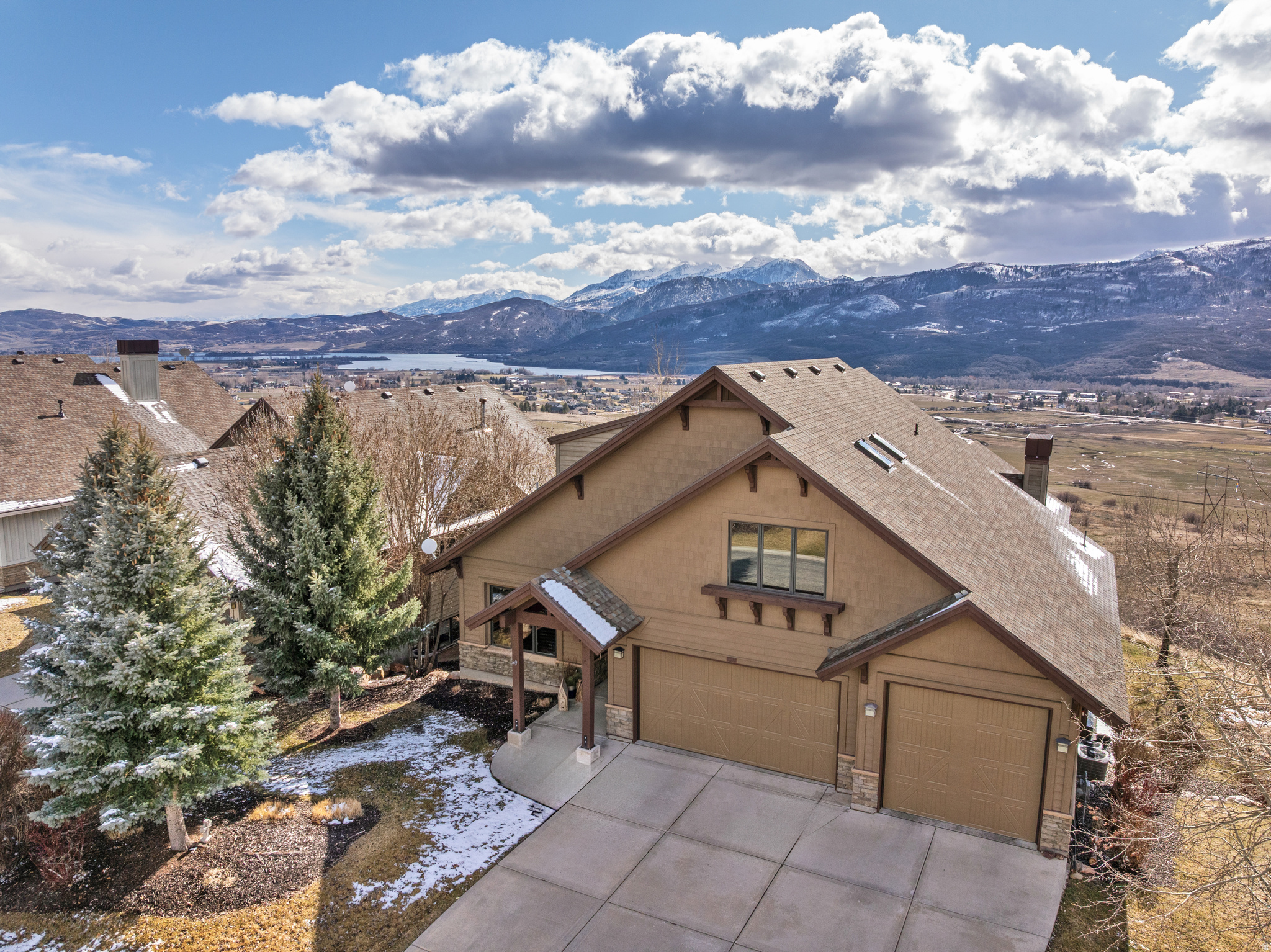 TRAPPERS RIDGE - Residential