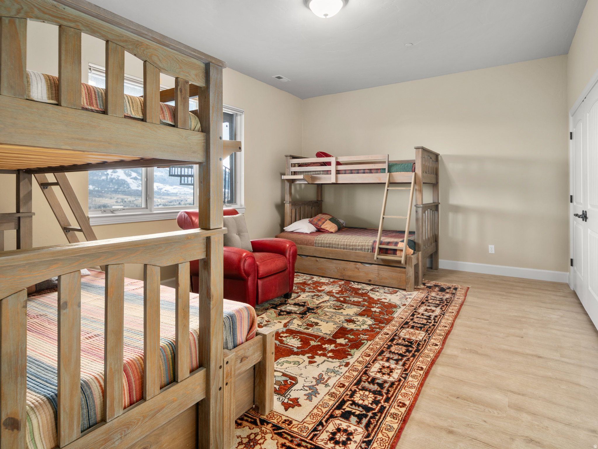 TRAPPERS RIDGE - Residential