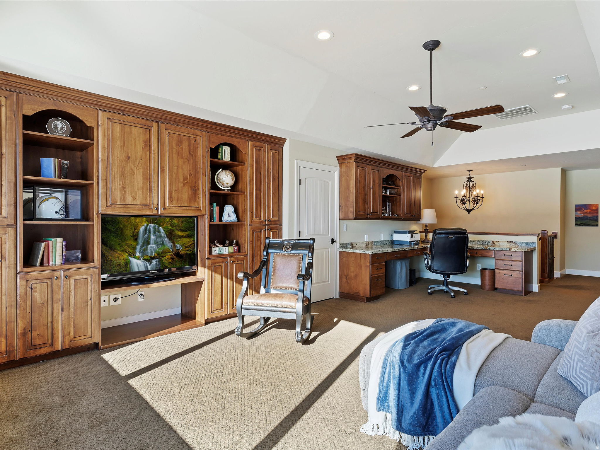 TRAPPERS RIDGE - Residential