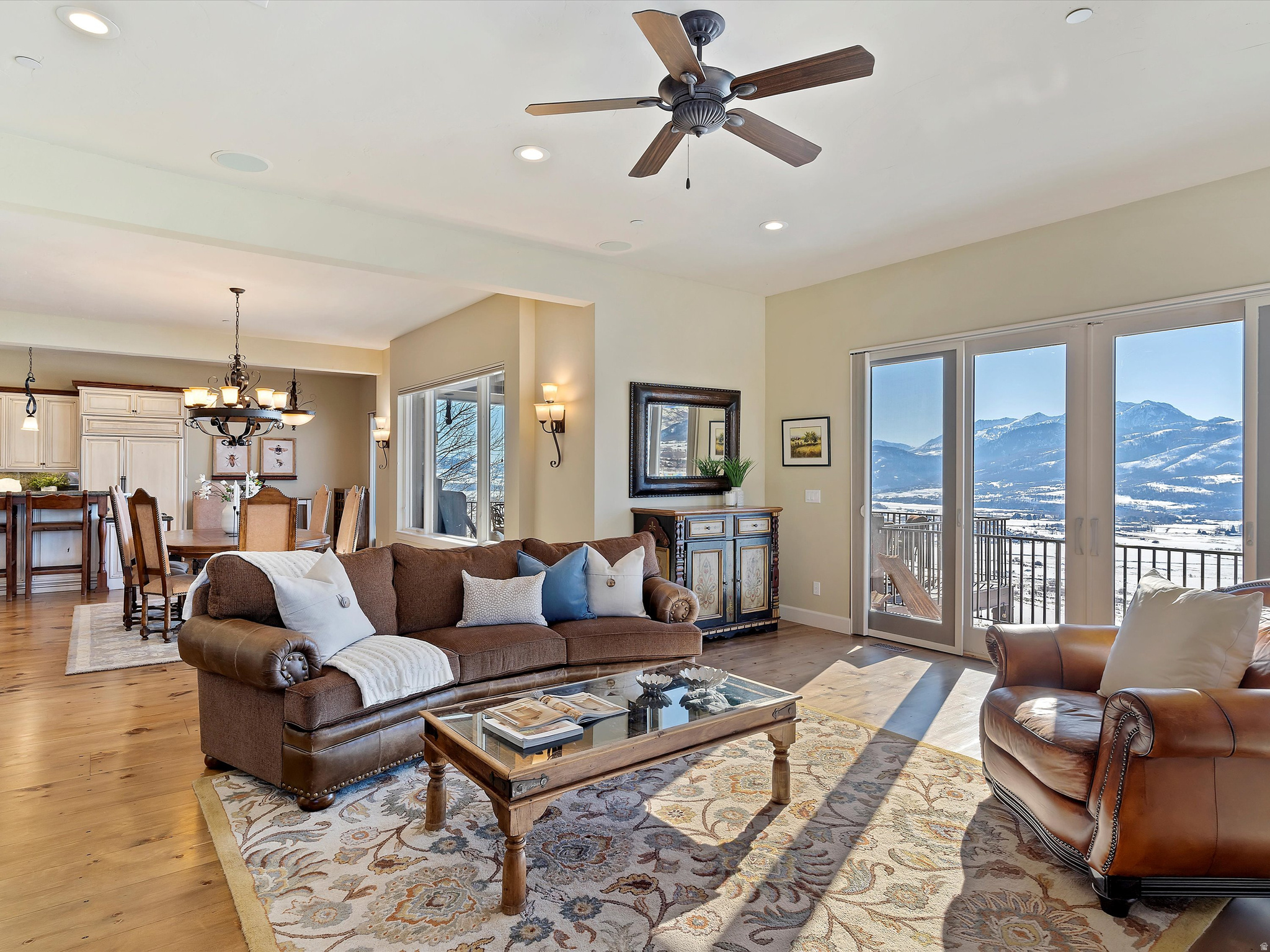 TRAPPERS RIDGE - Residential