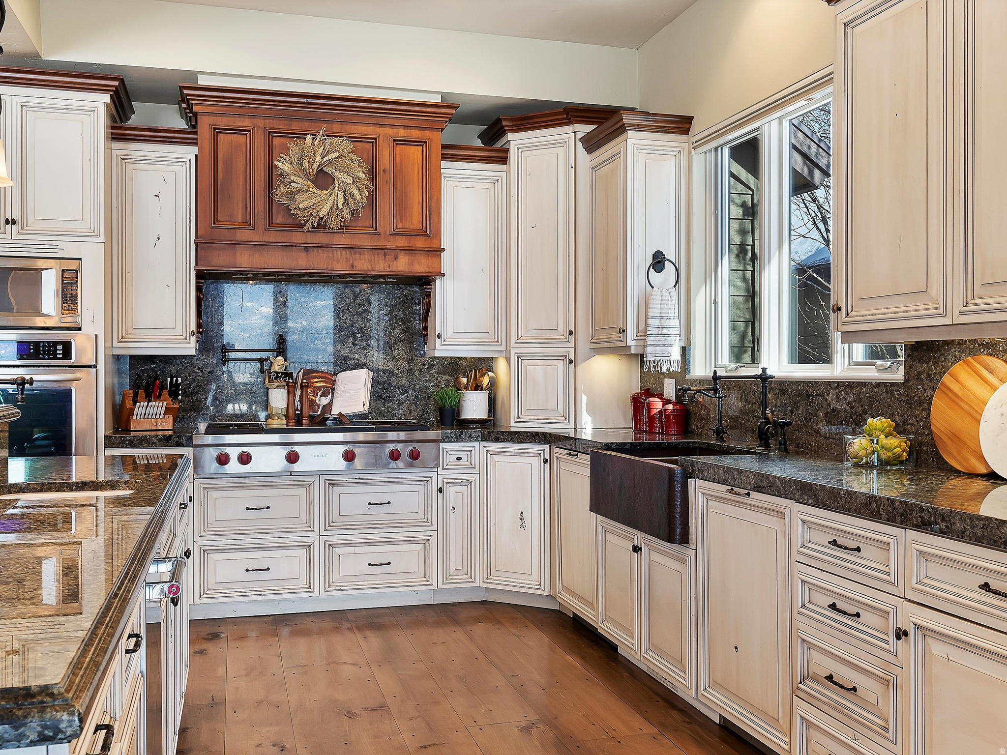 TRAPPERS RIDGE - Residential