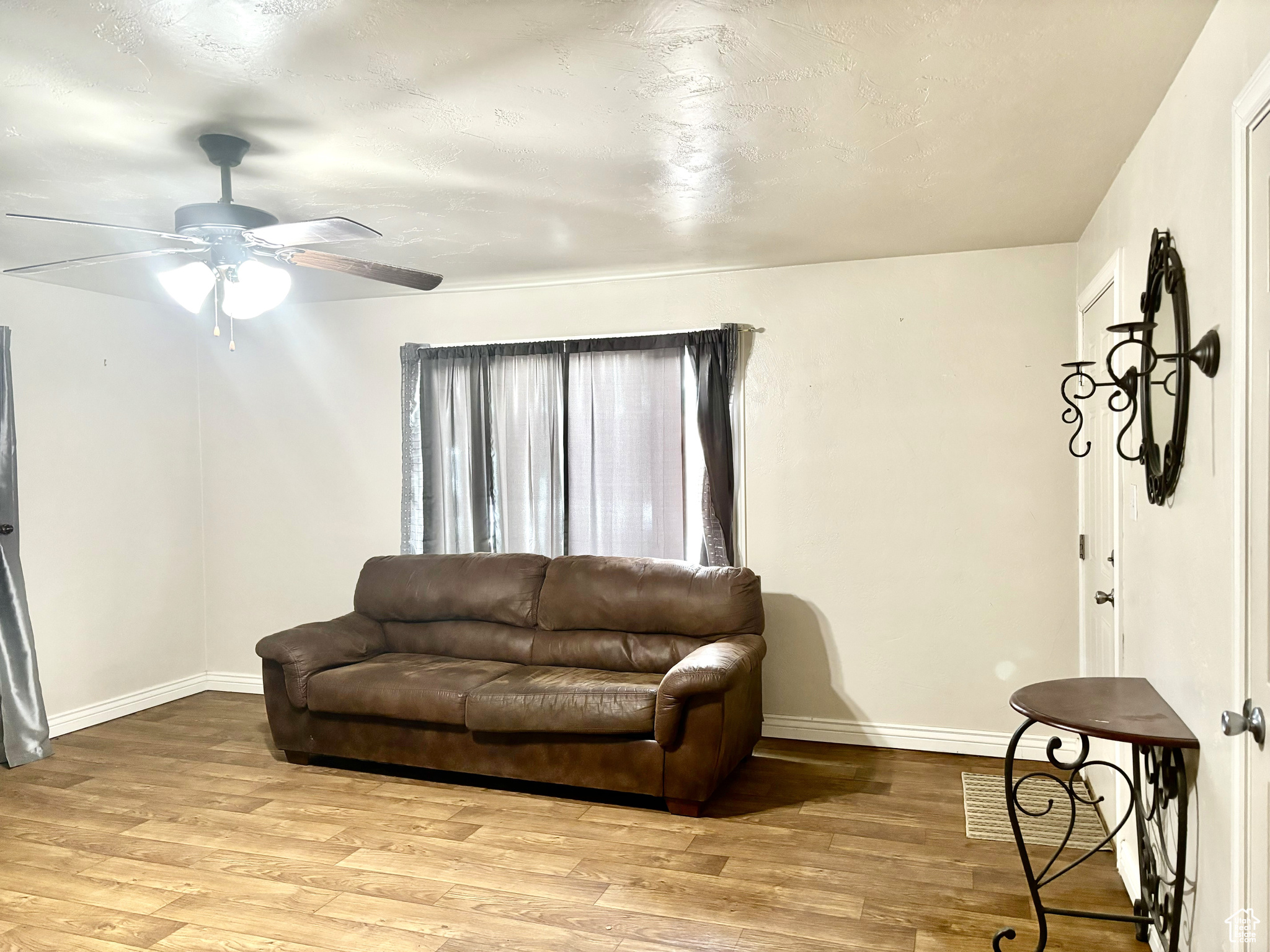 Moab, Utah 84532, United States, 2 Bedrooms Bedrooms, ,1 BathroomBathrooms,Residential,Pending,200137