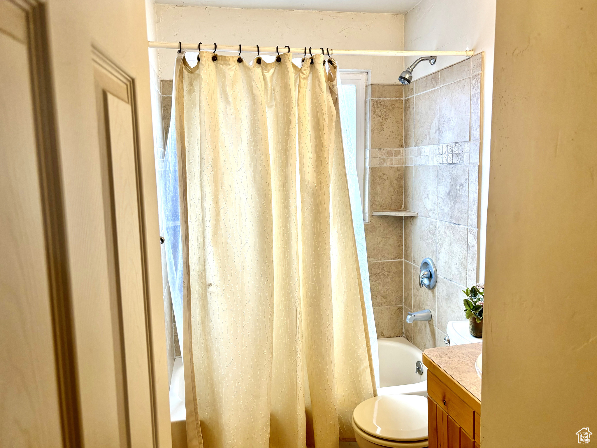 Moab, Utah 84532, United States, 2 Bedrooms Bedrooms, ,1 BathroomBathrooms,Residential,Pending,200137