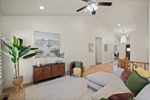 Tiny photo for 927 S IRIS LN W, Mapleton, UT 84664 (MLS # 2180396)