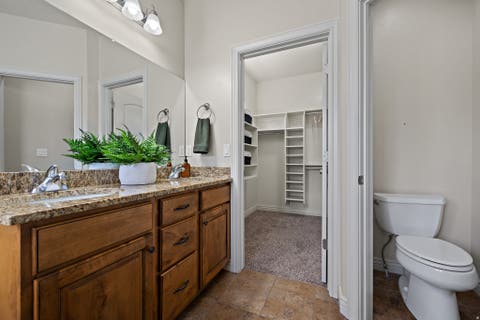 Tiny photo for 927 S IRIS LN W, Mapleton, UT 84664 (MLS # 2180396)