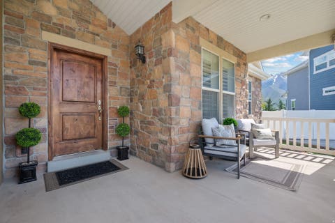 Tiny photo for 927 S IRIS LN W, Mapleton, UT 84664 (MLS # 2180396)