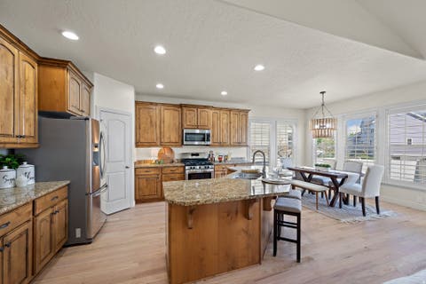 Tiny photo for 927 S IRIS LN W, Mapleton, UT 84664 (MLS # 2180396)