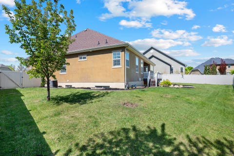 Tiny photo for 927 S IRIS LN W, Mapleton, UT 84664 (MLS # 2180396)