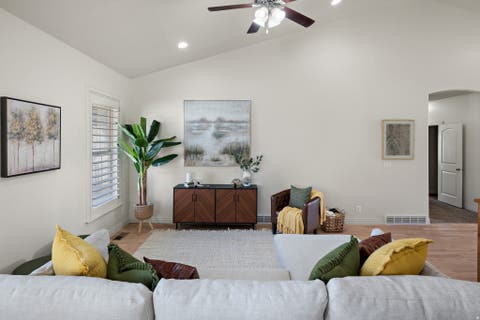 Tiny photo for 927 S IRIS LN W, Mapleton, UT 84664 (MLS # 2180396)