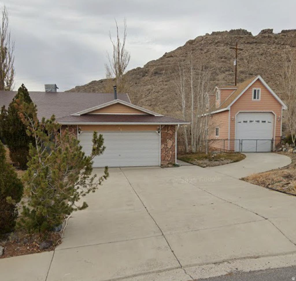 Photo of 645 N ARIA BLVD, Wendover, UT 84083 (MLS # 2179247)