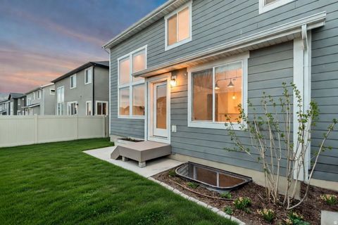 Tiny photo for 156 N VALCREST DR, Saratoga Springs, UT 84045 (MLS # 2136705)