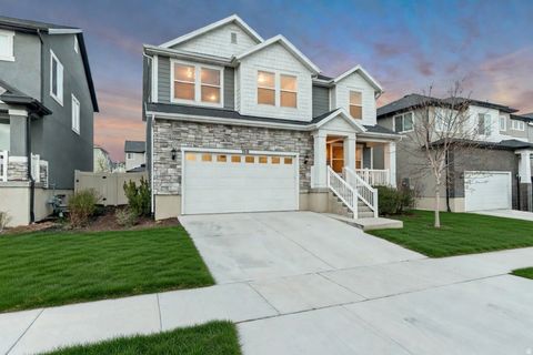 Tiny photo for 156 N VALCREST DR, Saratoga Springs, UT 84045 (MLS # 2136705)
