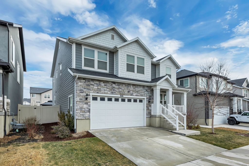 Photo of 156 N VALCREST DR, Saratoga Springs, UT 84045 (MLS # 2136705)