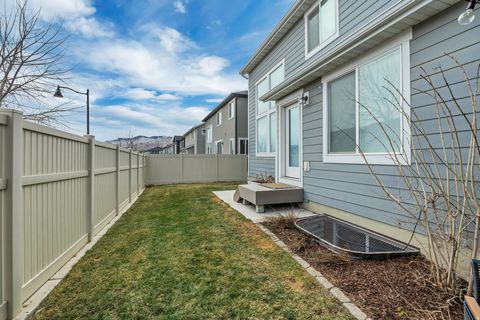 Tiny photo for 156 N VALCREST DR, Saratoga Springs, UT 84045 (MLS # 2136705)