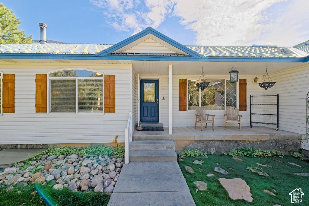 Photo of 132 W LAKEVIEW WAY, Woodland Hills, UT 84653 (MLS # 2189706)