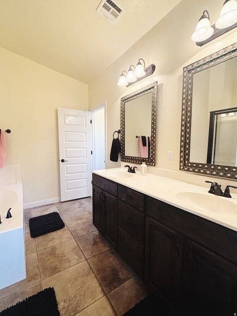 Tiny photo for 3853 W MITCHELL DR, Santa Clara, UT 84765 (MLS # 2158573)