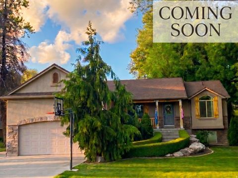 Photo of 962 N HARRISVILLE RD, Harrisville, UT 84404 (MLS # 2159098)