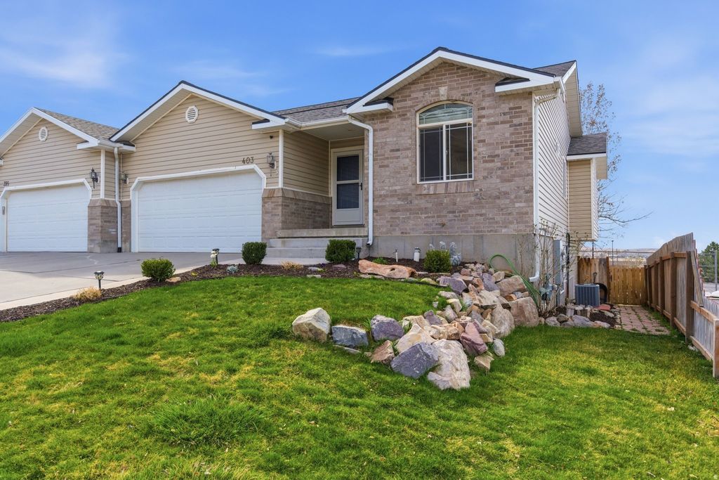 Photo of 403 N PEACH St, Santaquin, UT 84655 (MLS # 2144100)