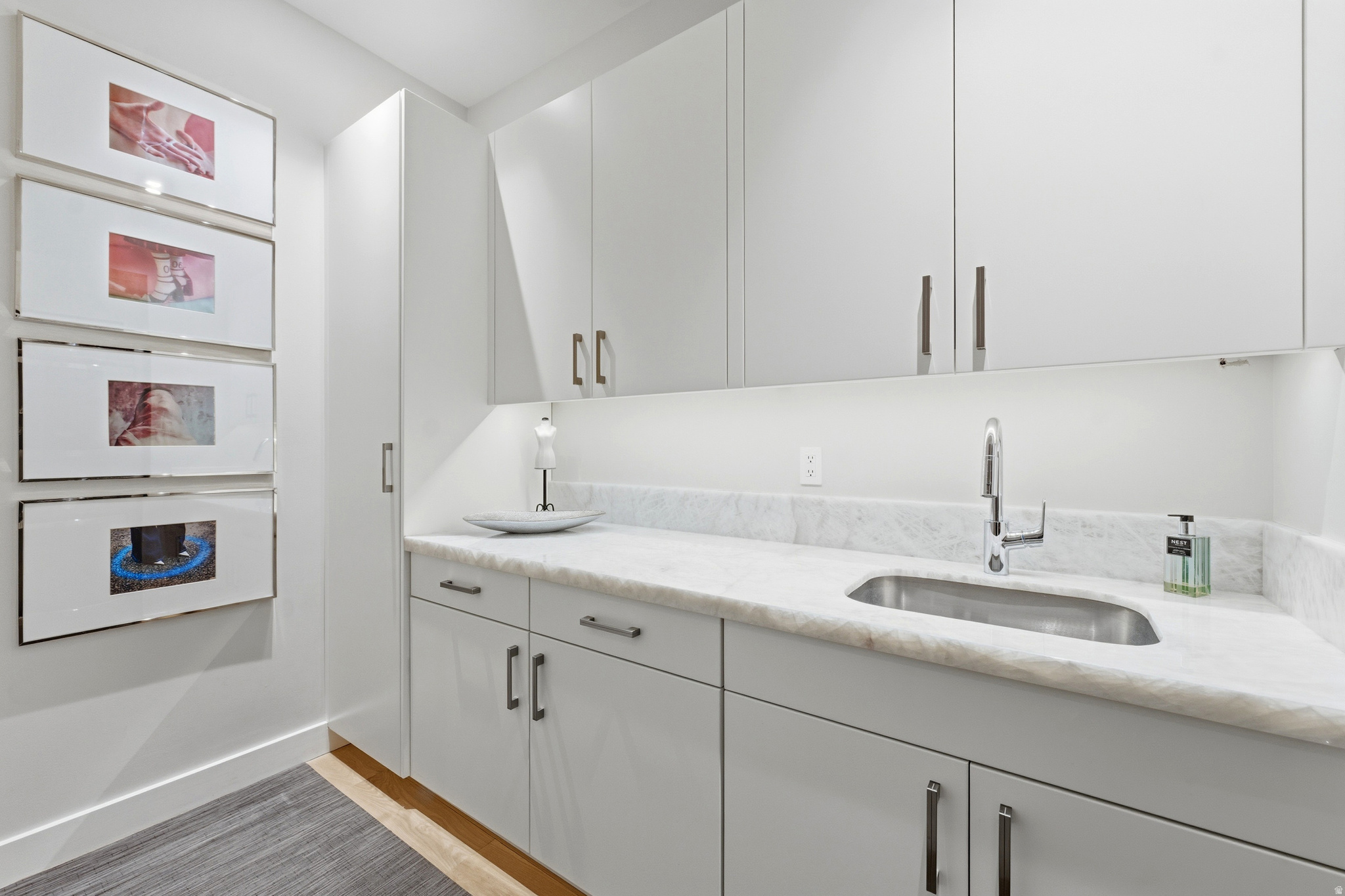 ROUNDABOUT - Residential