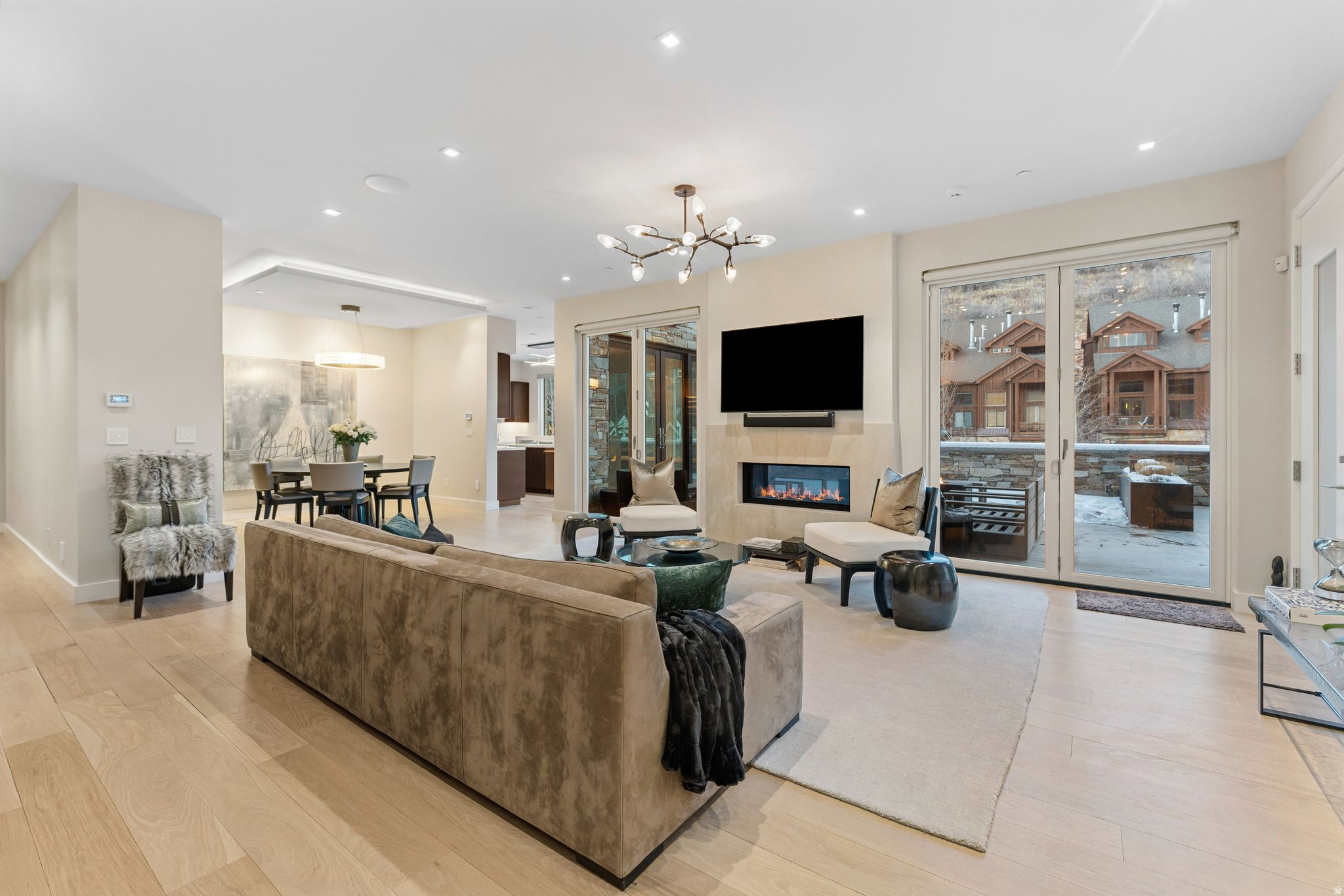 ROUNDABOUT - Residential