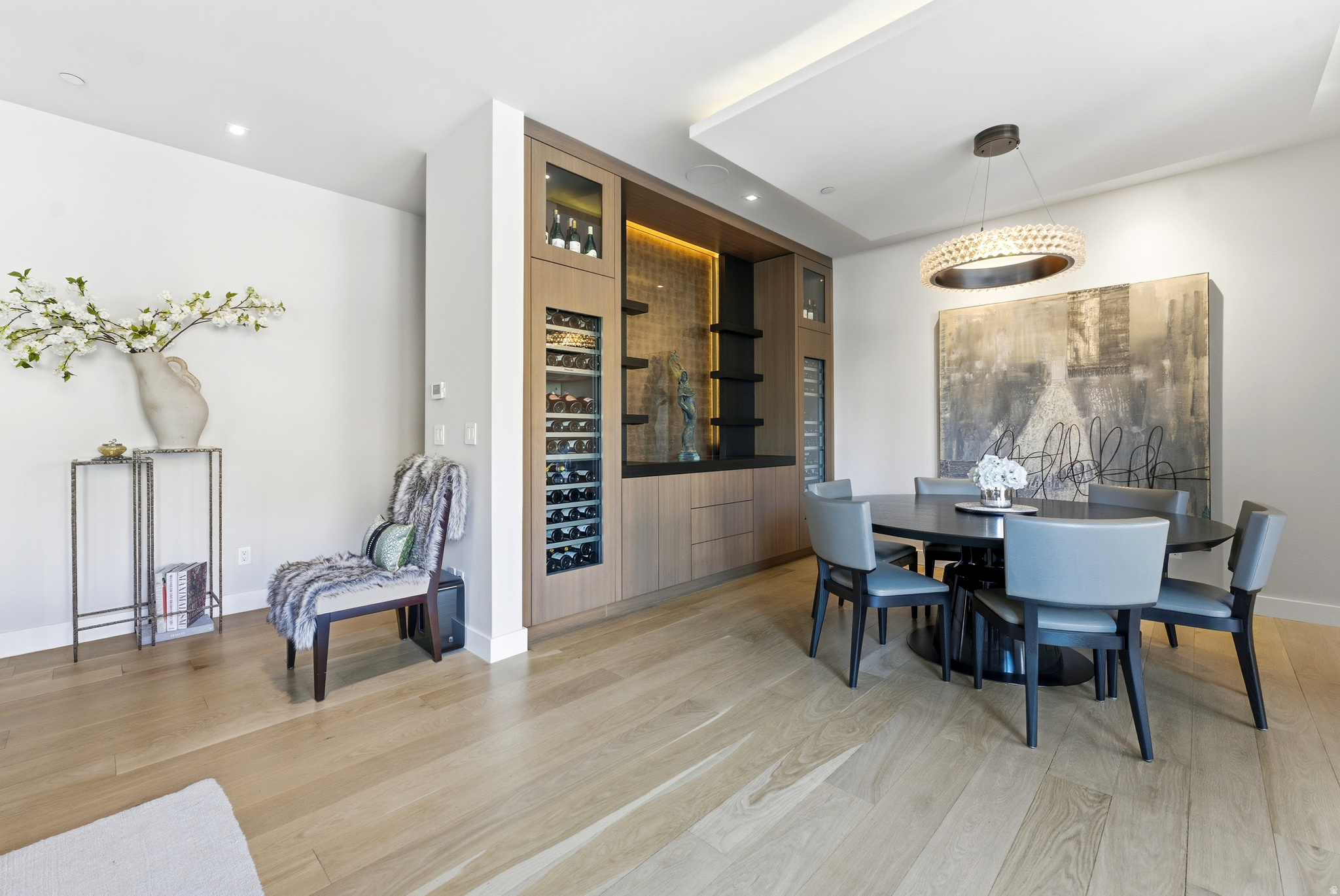 ROUNDABOUT - Residential