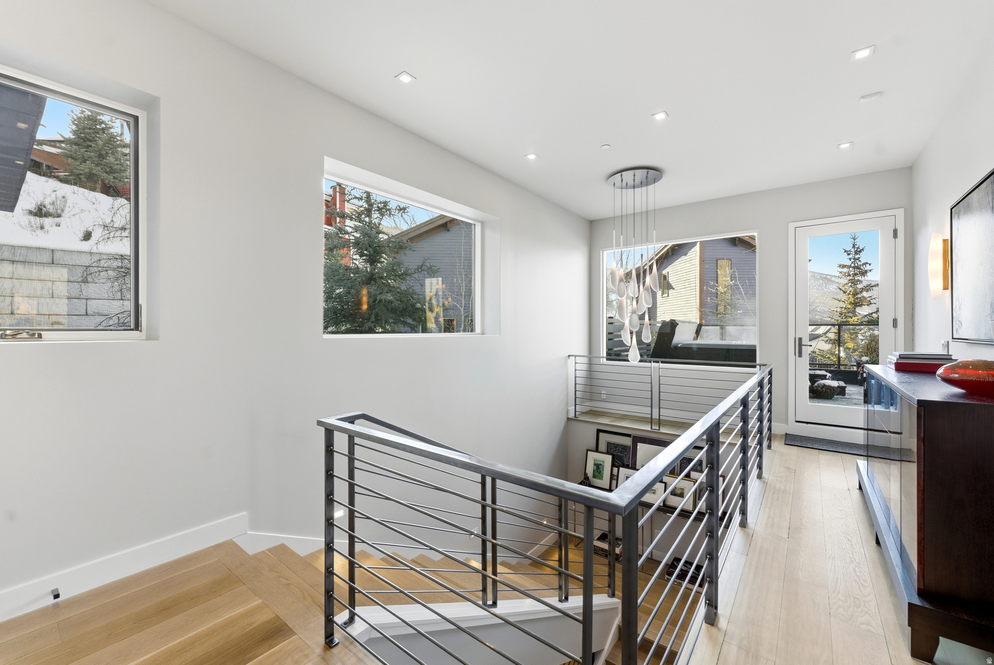 ROUNDABOUT - Residential