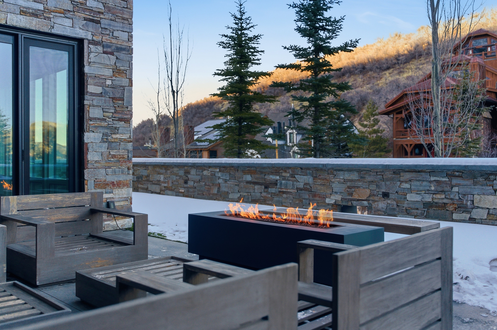 ROUNDABOUT - Residential