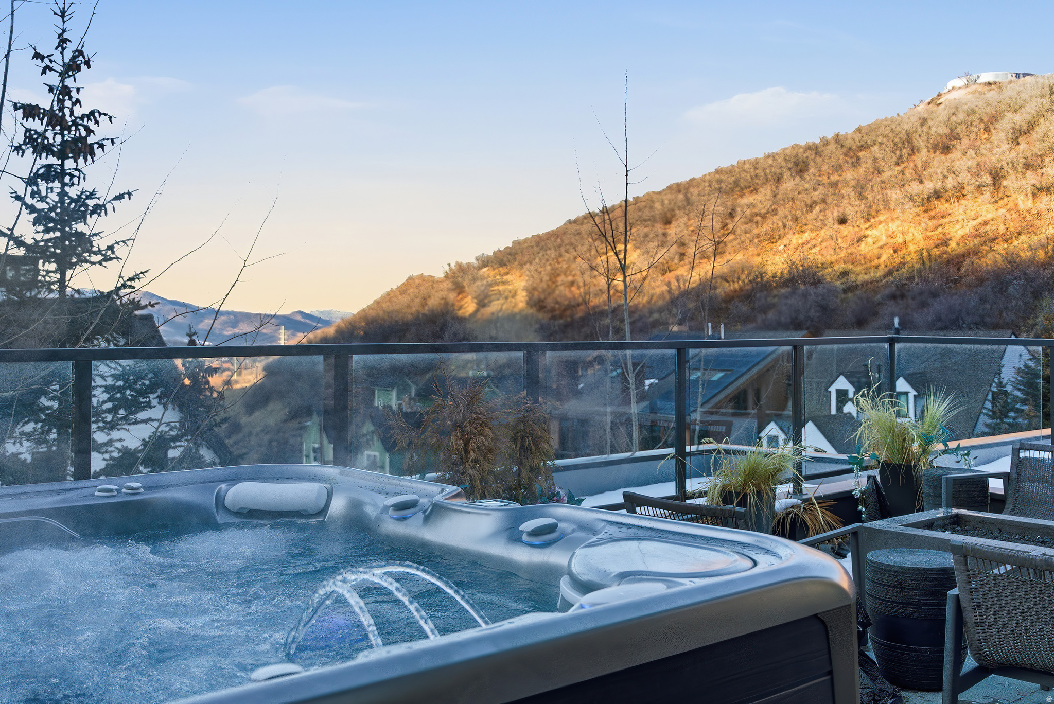 ROUNDABOUT - Residential