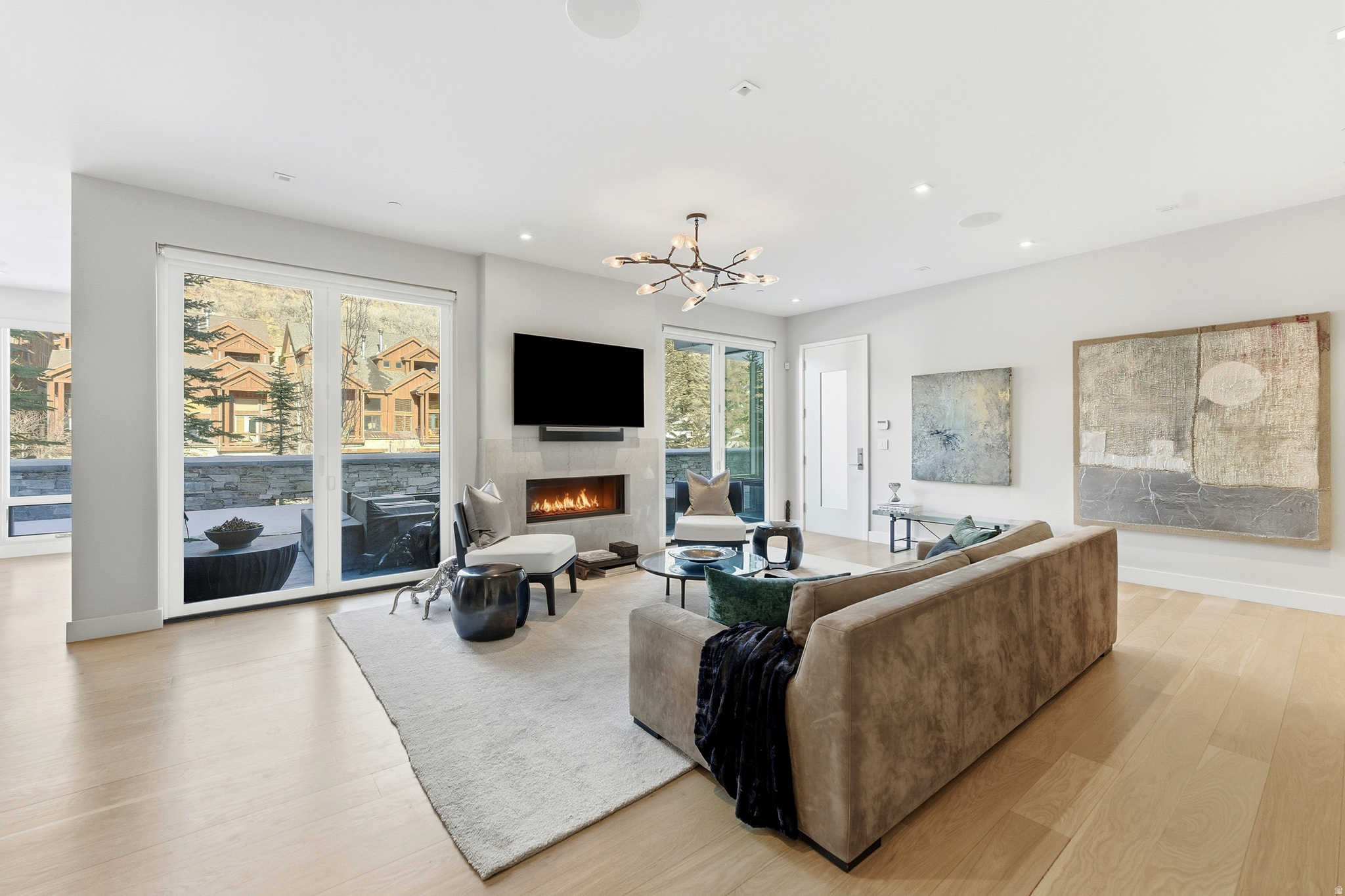 ROUNDABOUT - Residential