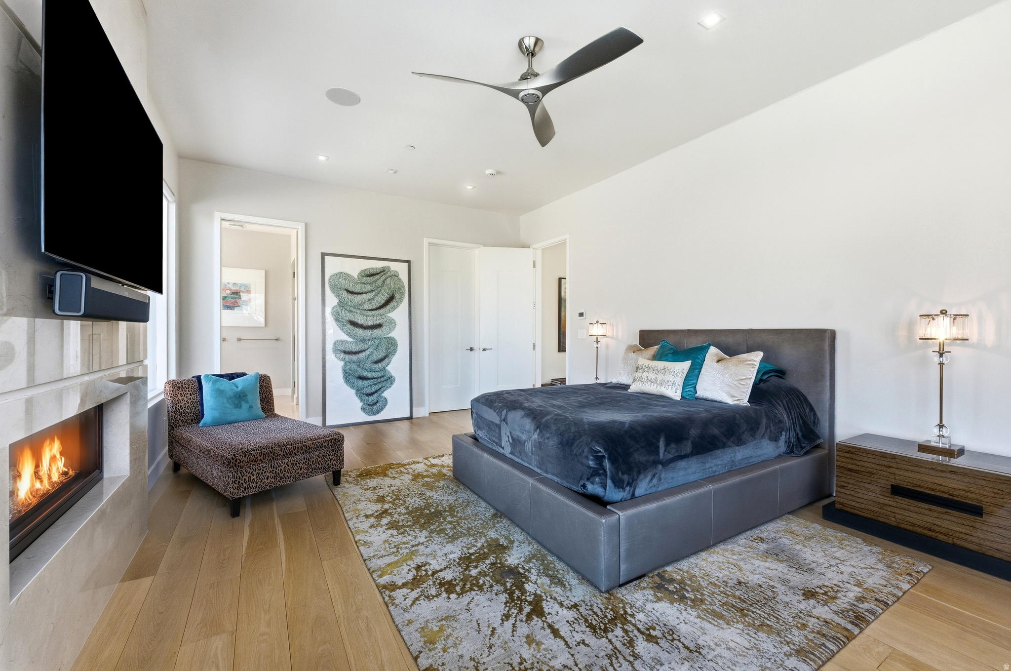 ROUNDABOUT - Residential