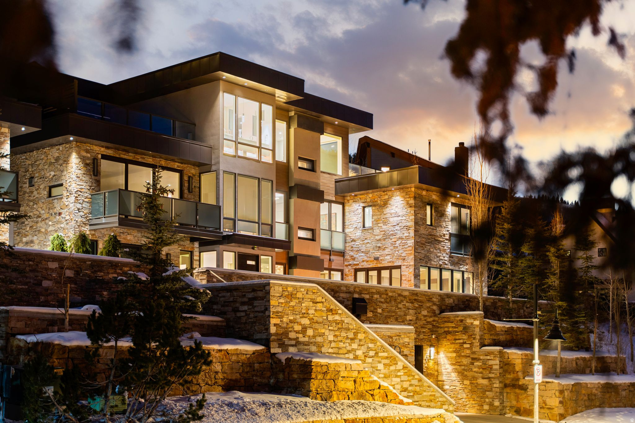 ROUNDABOUT - Residential