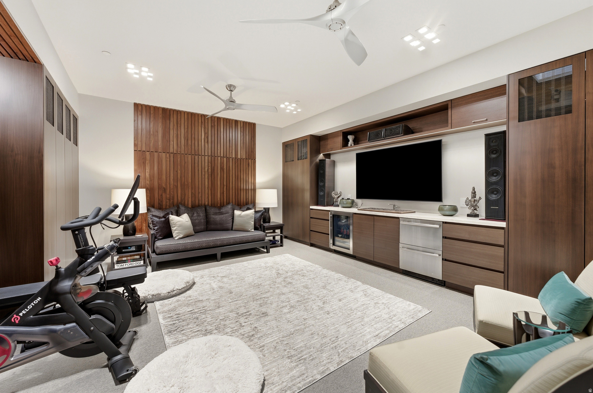 ROUNDABOUT - Residential