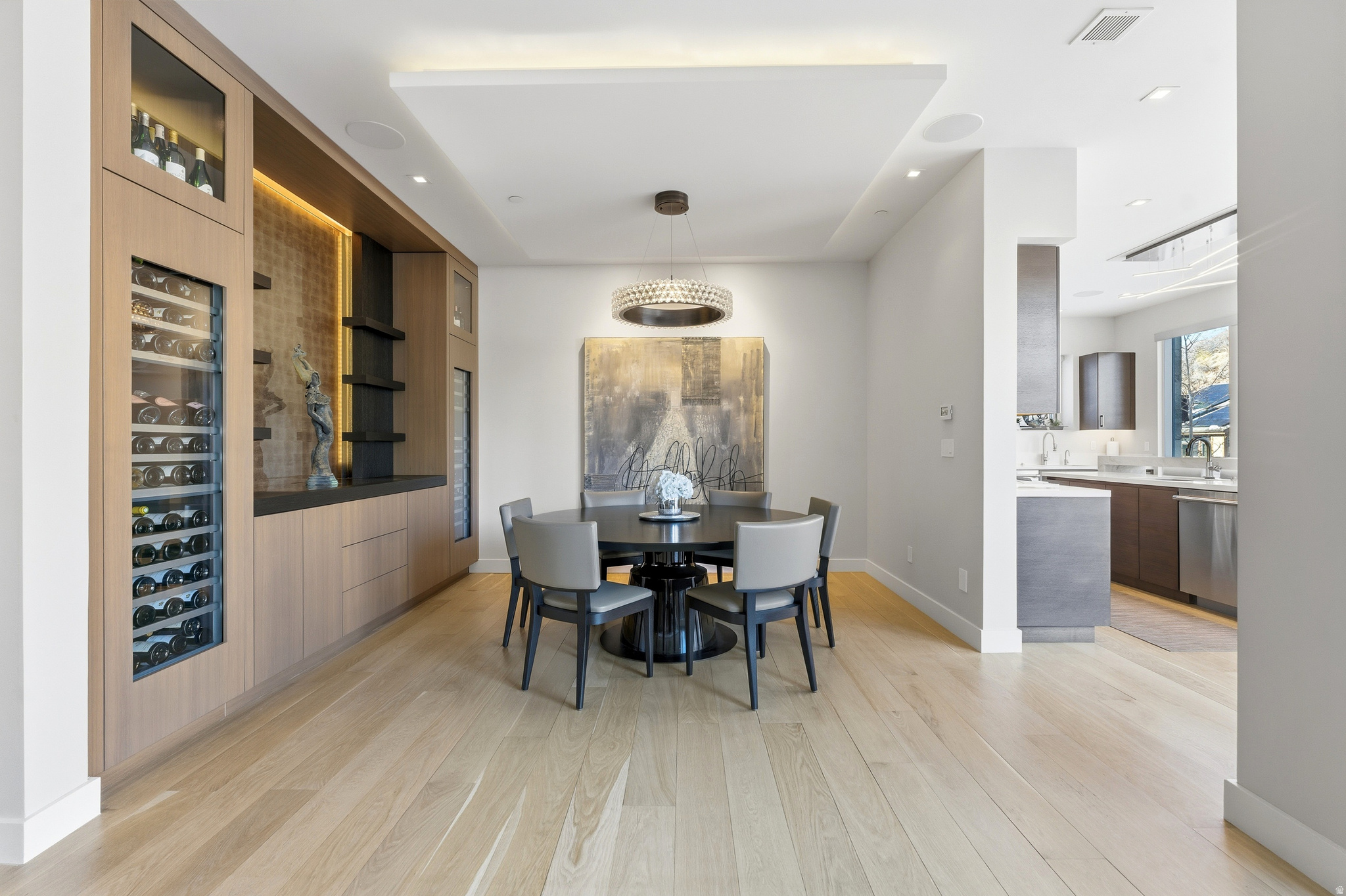 ROUNDABOUT - Residential