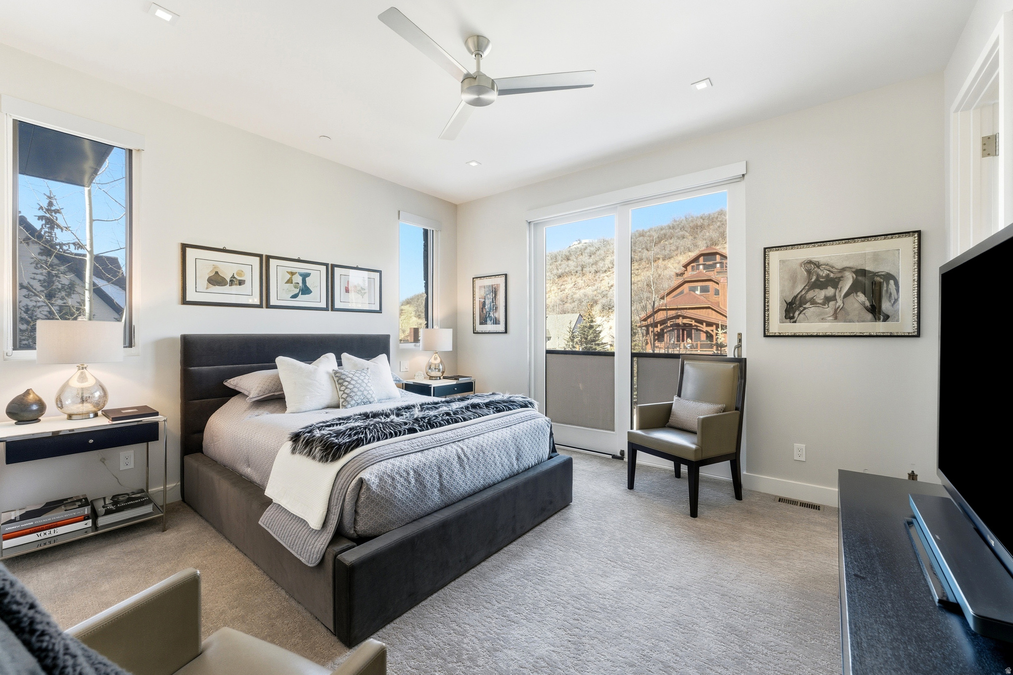 ROUNDABOUT - Residential