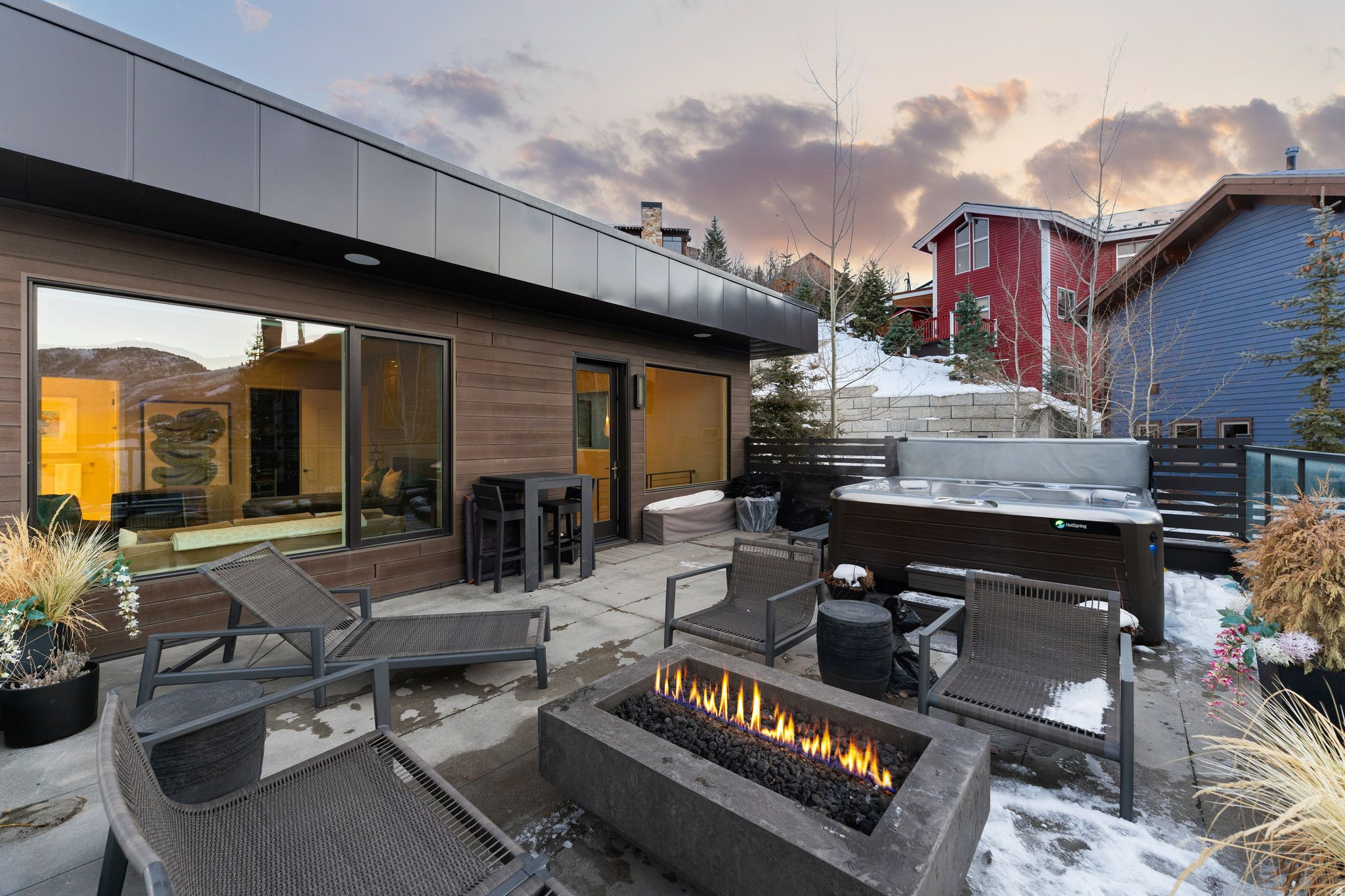 ROUNDABOUT - Residential