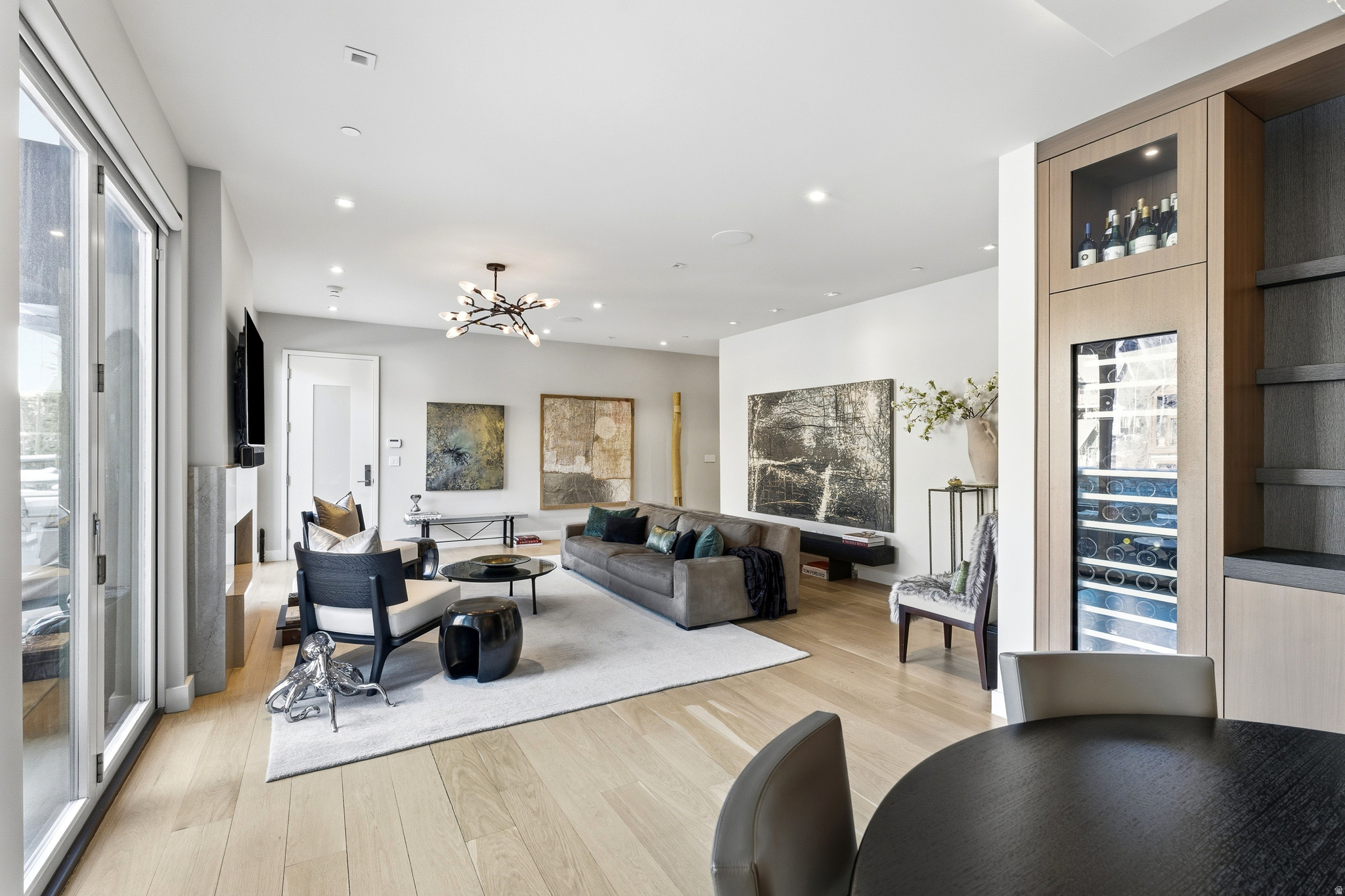 ROUNDABOUT - Residential