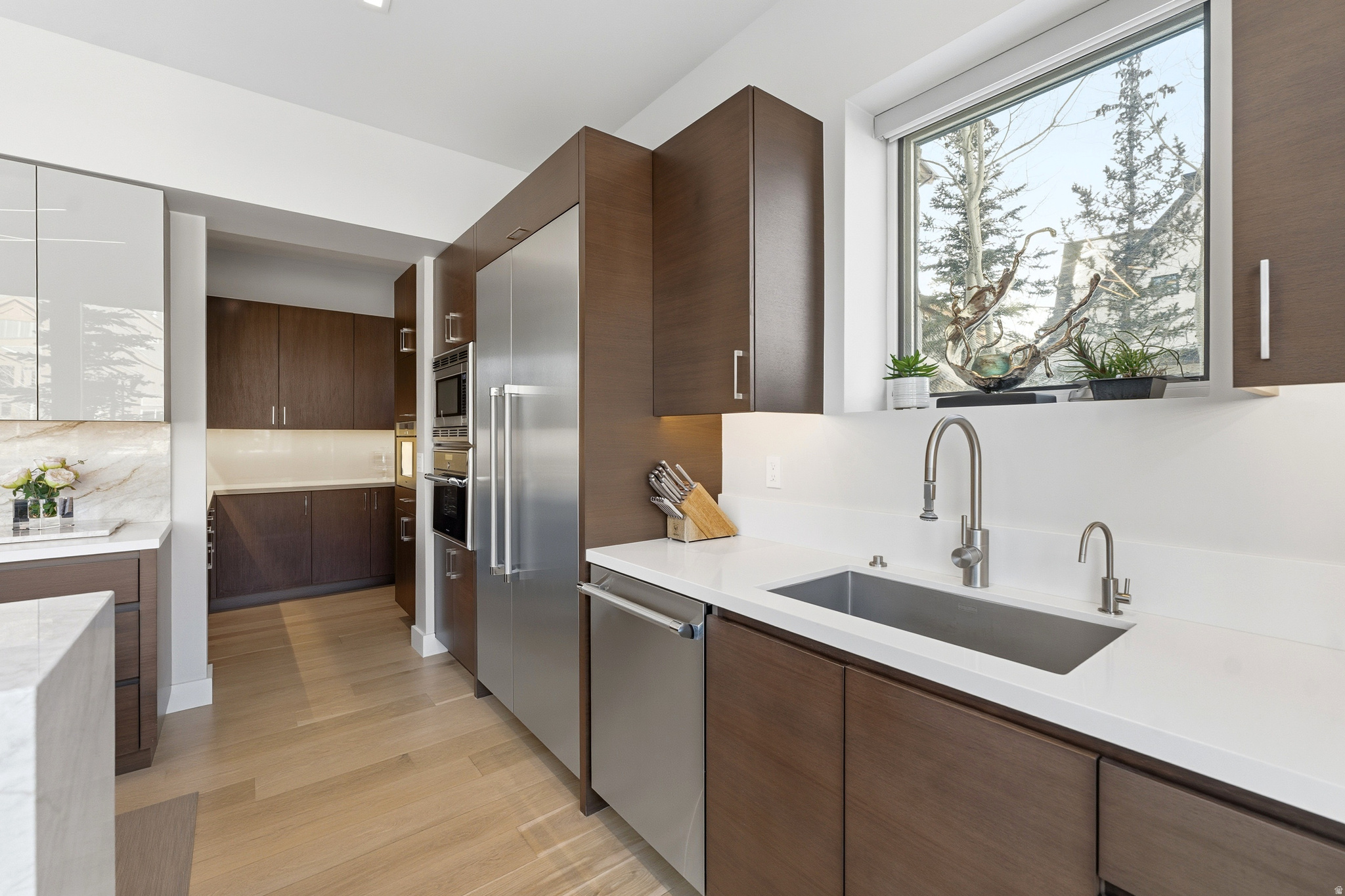 ROUNDABOUT - Residential