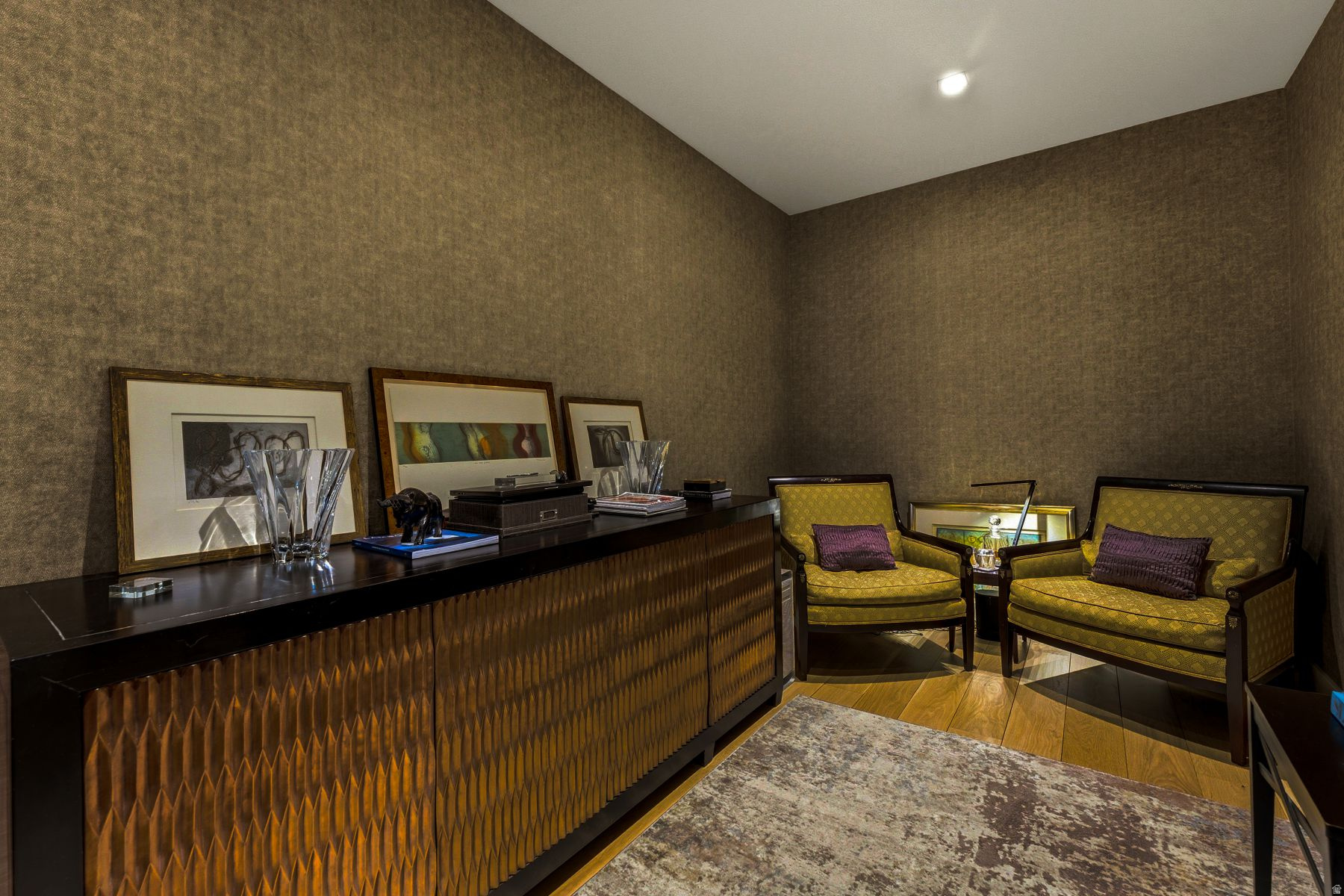 ROUNDABOUT - Residential