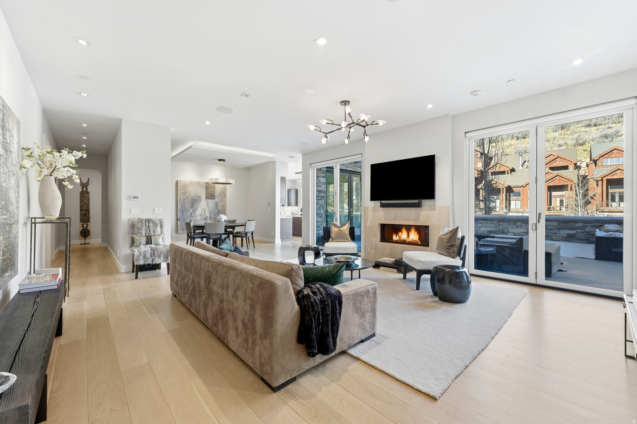 ROUNDABOUT - Residential